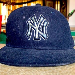 NY Yankees camouflage fitted cap